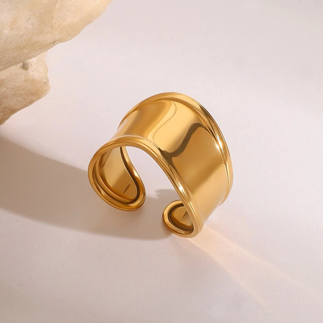 Minimalistischer 18k vergoldeter Edelstahl Hochwertiger glatter unregelmäßiger breiter offener Ring für Frauen Allergieprävention Charm Schmuck