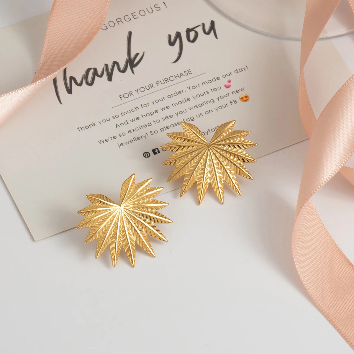 Creative 18k Gold Plated Stainless Steel Retro High-end Maple Leaf Design Earring Women Personalized Rust Proof Jewelry
