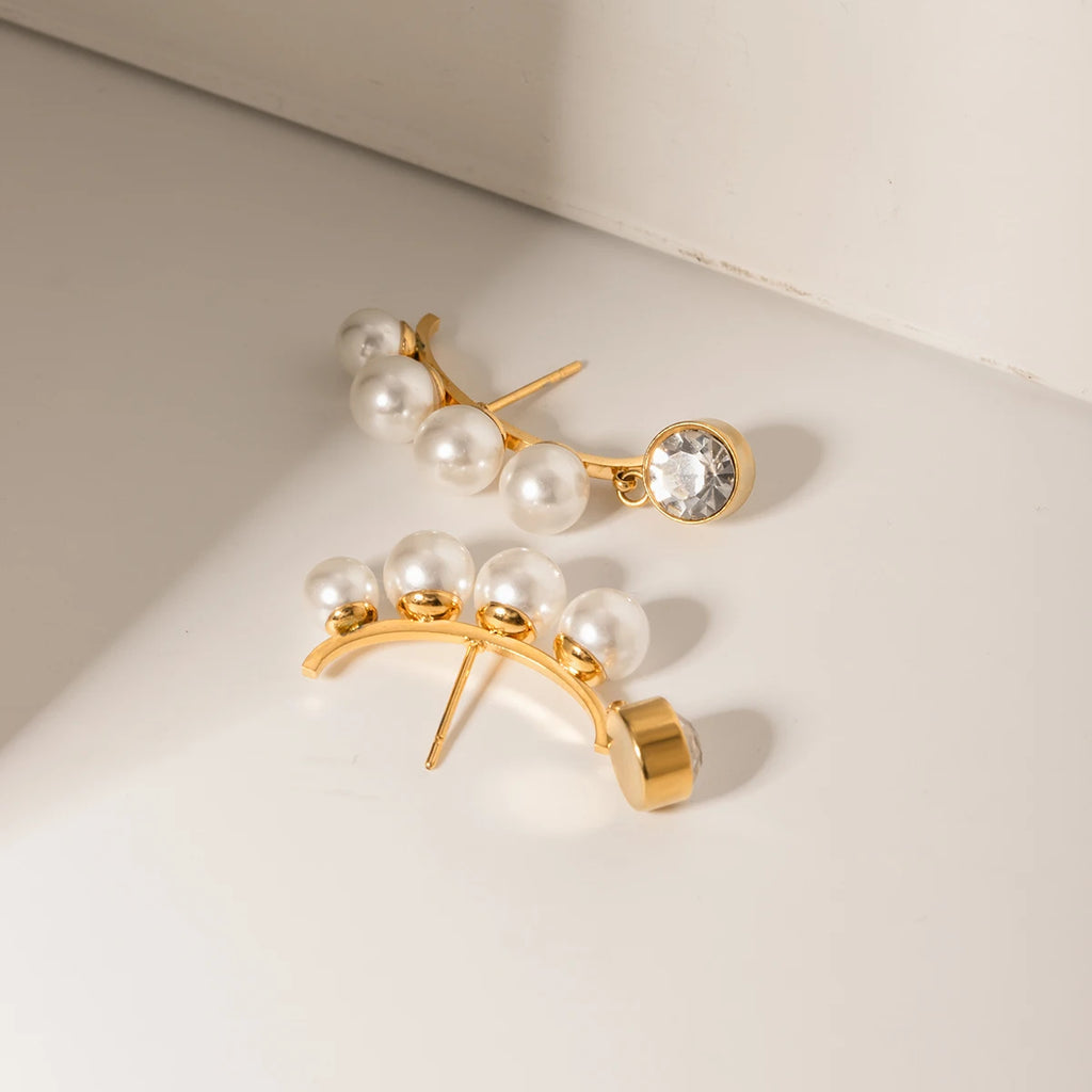 18k vergoldete, rostfreie Edelstahl-Ohrringe mit gebogenem Perlenanhänger, Zirkon-Einlage, exquisite Sommer-anti-allergische Schmuckstücke