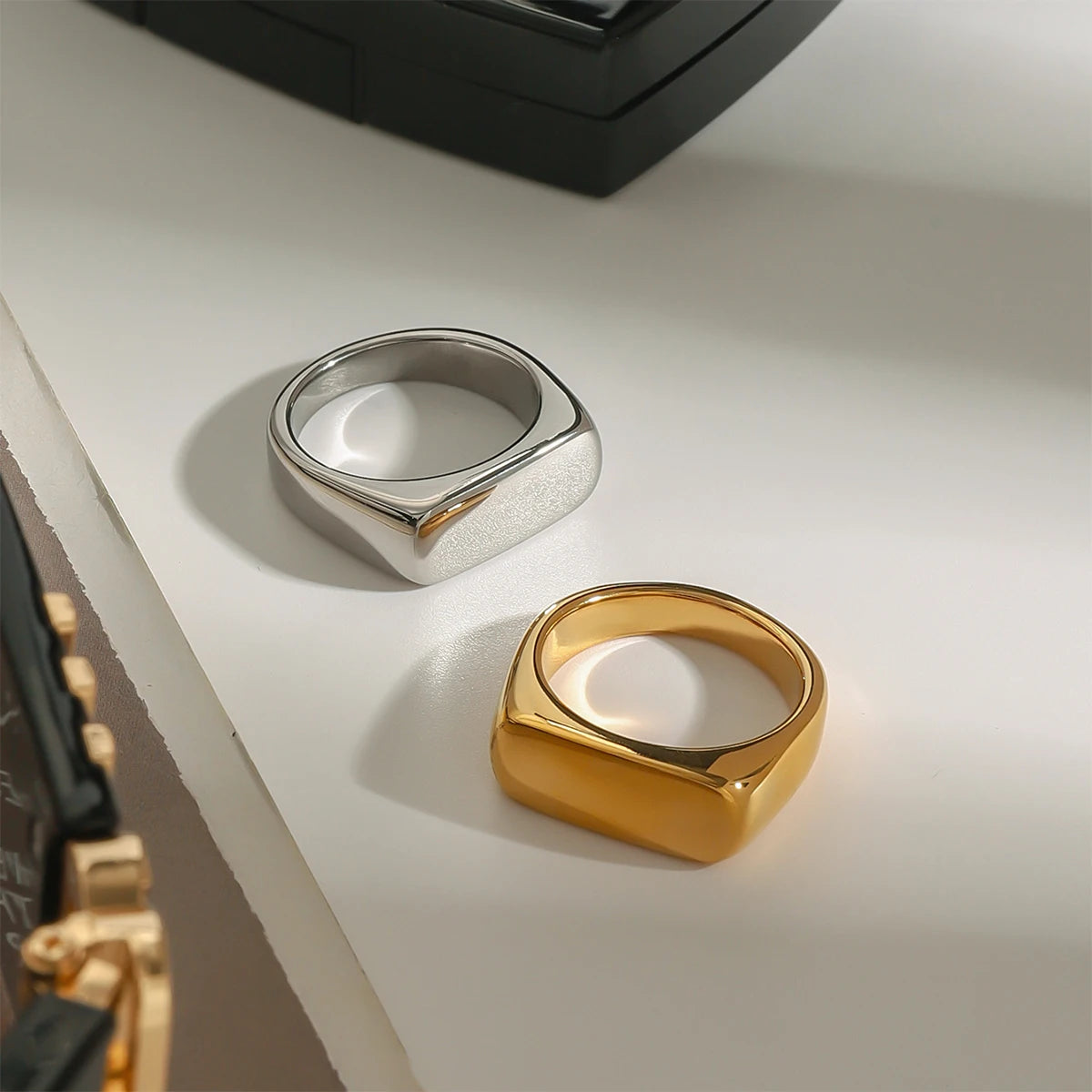 Geometric 18k Gold Plated Stainless Steel Simple Smooth Surface Size 7 Ring Women Trendy Charm Chic Jewelry Gala Gift