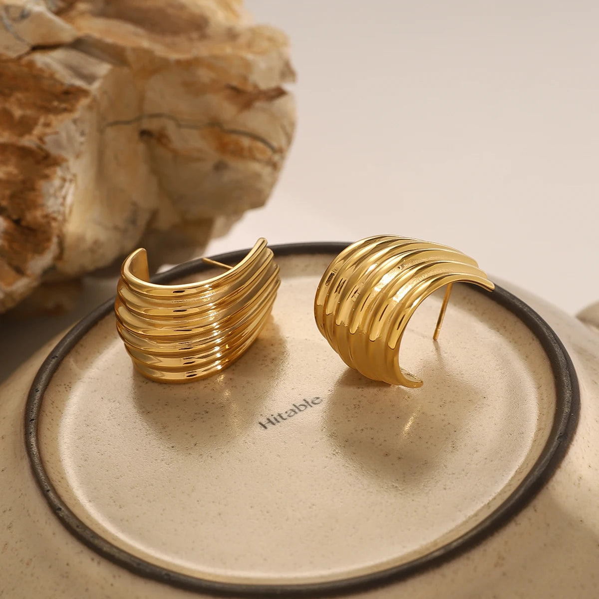 Minimalistisk 18k vintage ribbet klassiske enkle øreringe, charmerende rustfrit stål, vandtætte attraktive smykker