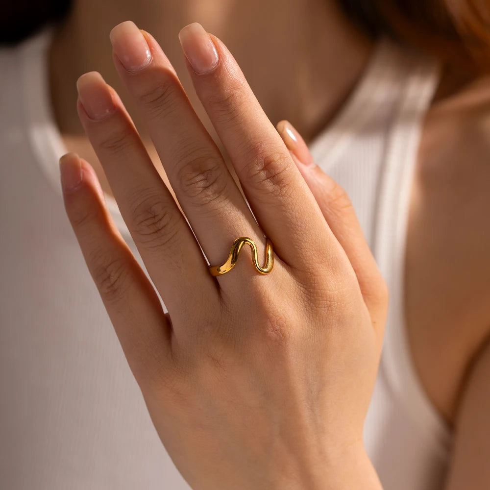 Edelstahl Unregelmäßiger Geometrischer Gebogener Offener Ring 18K Gold PVD-beschichtet Glatter Trendiger Modischer Charme-Ring Für Frauen