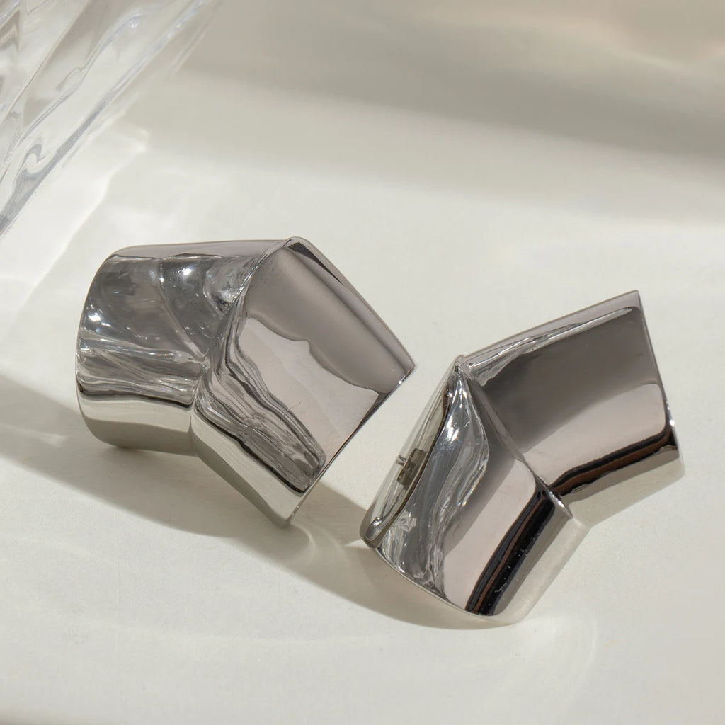 Minimalistisk 18K forgyldt rustfrit stål Uregelmæssig konveks trapez glatte øreringe Dame Daglige Charms Vandtætte smykker