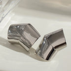 Minimalistisk 18K forgyldt rustfrit stål Uregelmæssig konveks trapez glatte øreringe Dame Daglige Charms Vandtætte smykker