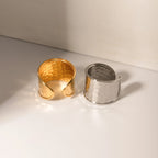 18K vergoldeter Edelstahl geometrischer breiter Ring mit Hammerschlagstruktur, offen, Unisex, für Männer und Frauen, wasserdichter Schmuck, Geschenk, Bijoux