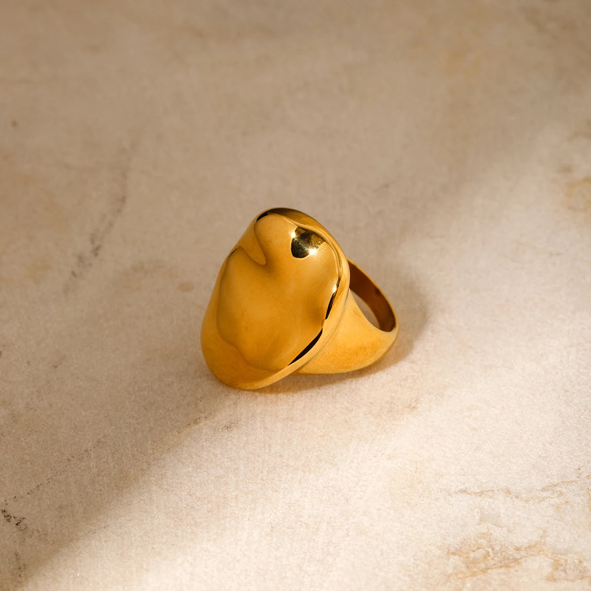 Anello chiuso irregolare concavo convesso in acciaio inossidabile per donna Anello geometrico alla moda in metallo 18 K Bagues Pour Femme Regalo