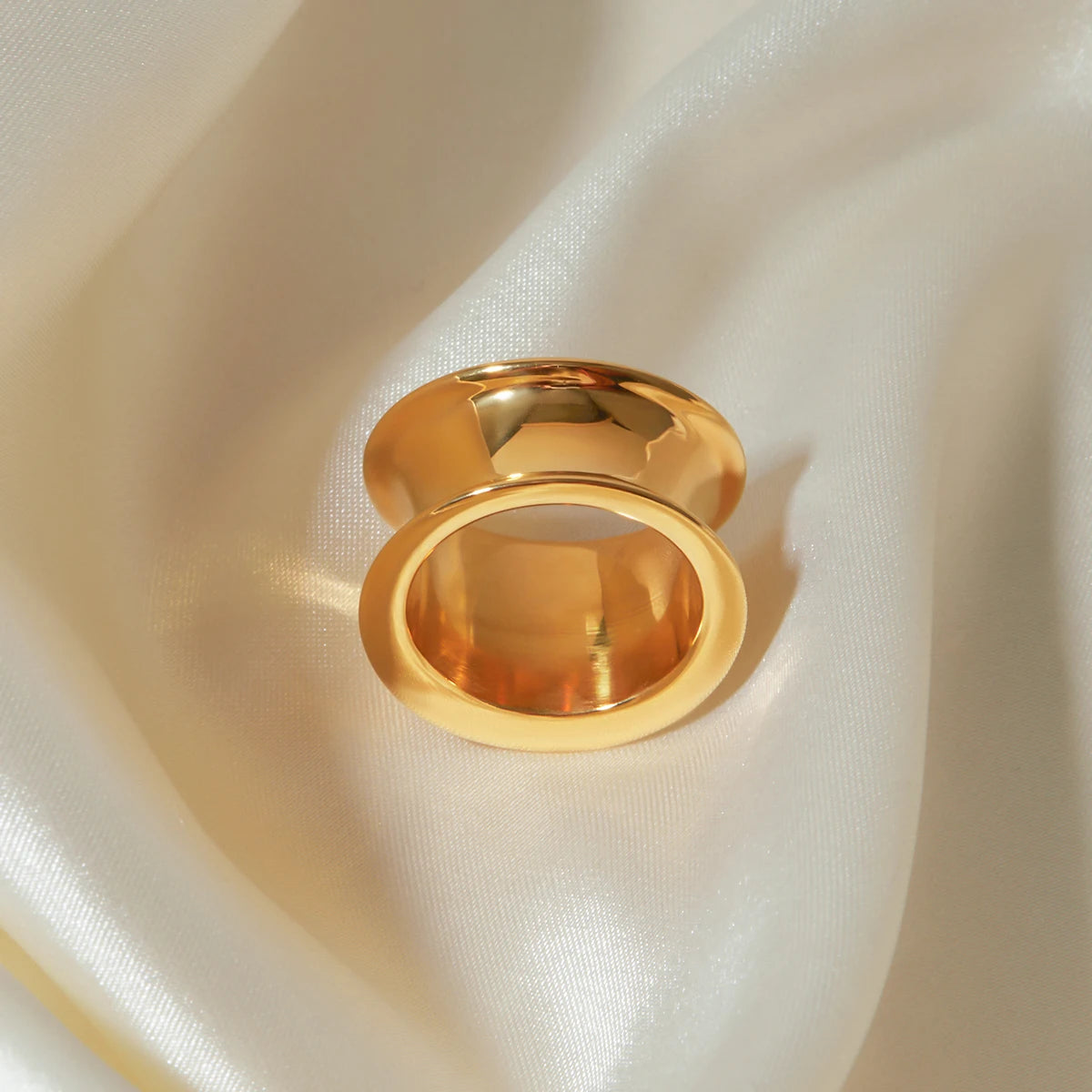 Bague proche lisse large à bosse minimaliste en acier inoxydable et or 18 carats, mode, anti-rouille, charme tendance pour femmes, cadeau élégant pour gala