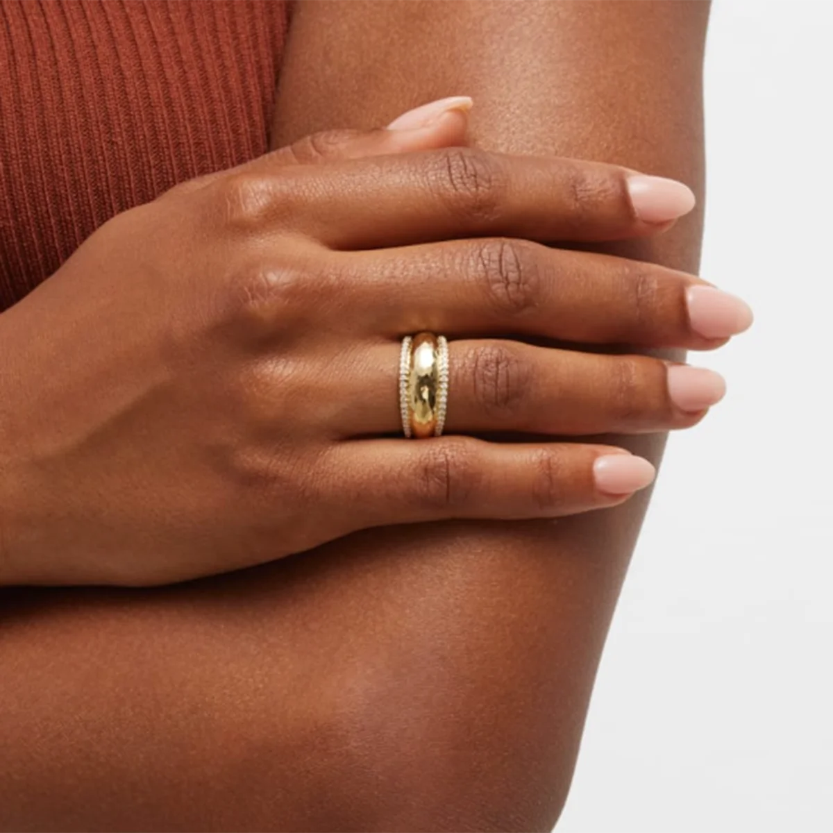 Bague lisse minimaliste en acier inoxydable avec incrustation de strass, or 18 carats, mode, anti-rouille, prévention des allergies, bijou tendance et charmant