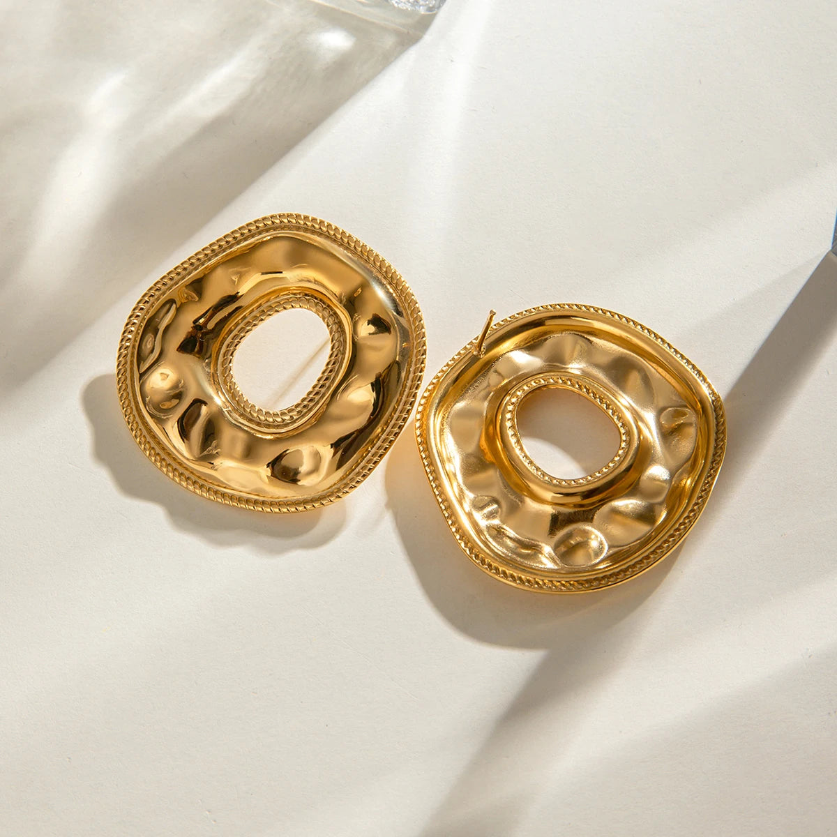 Übertriebene 18k vergoldete Edelstahl-Hammerkorn O-förmige Ohrringe für Frauen 18K Edelstahl Hochwertiger Schmuck Bijoux