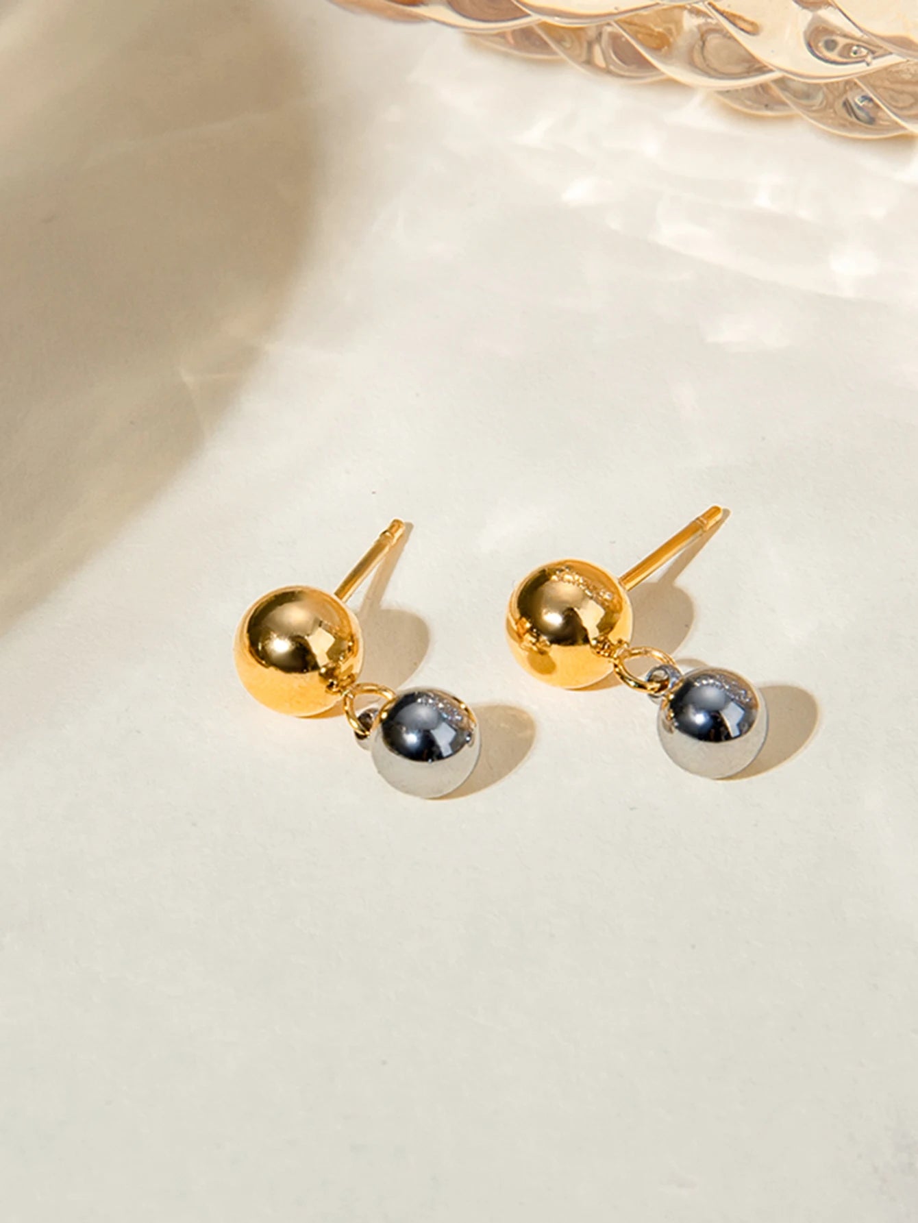 Spersonalizowane kolczyki z koralikami w dopasowanym złotym i srebrnym kolorze, pokryte 18K PVD, ze stali nierdzewnej, minimalistyczna modna biżuteria dla kobiet