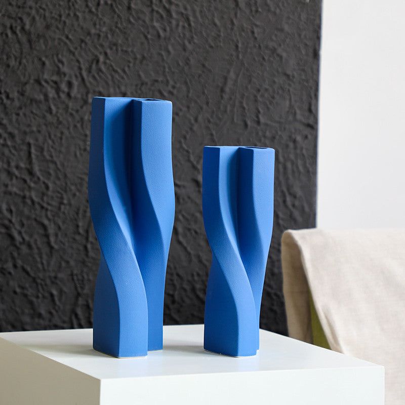 Simple Ceramic Vase With Dried Flowers Ornaments - Grand Goldman