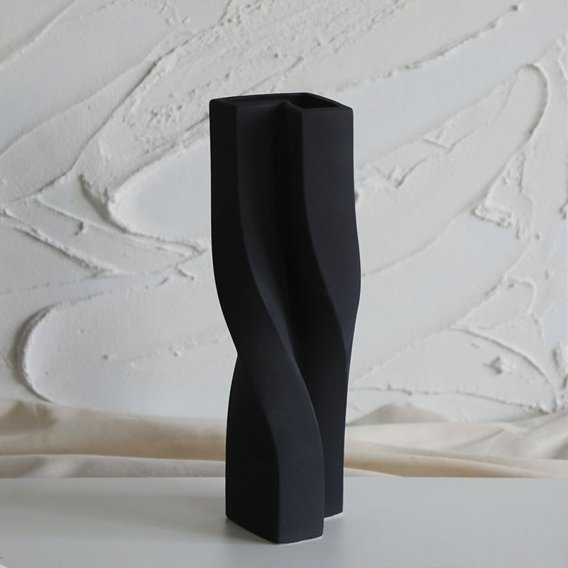 Simple Ceramic Vase With Dried Flowers Ornaments - Grand Goldman