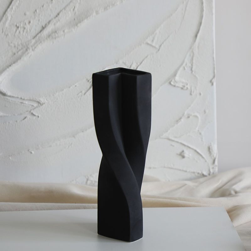 Simple Ceramic Vase With Dried Flowers Ornaments - Grand Goldman