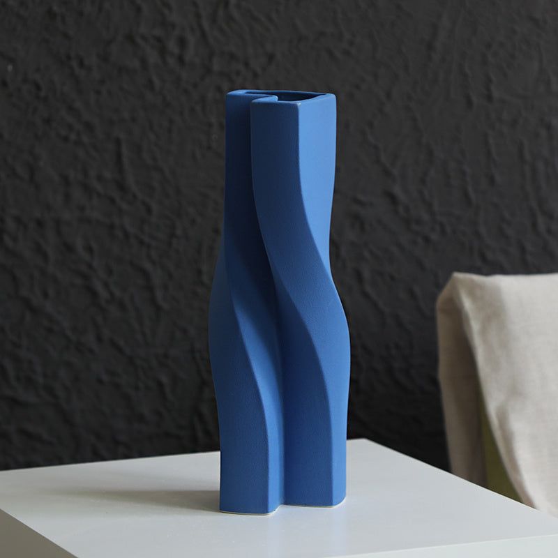 Simple Ceramic Vase With Dried Flowers Ornaments - Grand Goldman