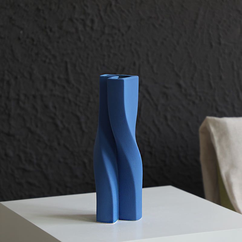 Simple Ceramic Vase With Dried Flowers Ornaments - Grand Goldman