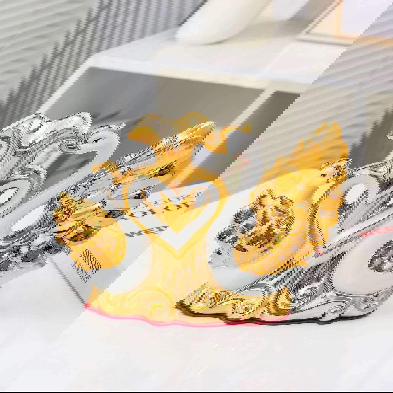 Stunning Ceramic Swan Vase Elegant Tabletop Decor Perfect for Weddings Dining Table Centerpieces Home & Office Decoration Artistic Golden Ceramic European Style Ideal Gift for Valentine's Day Birthdays Christmas - Grand Goldman