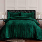 Tribeca Living Velvet King Quilt Set - Three-Piece Honeycomb Stitch Bedding, Super Soft 260GSM Velvet, Oversized Quilt and Two Sham Pillowcases, Emerald Green - Grand Goldman