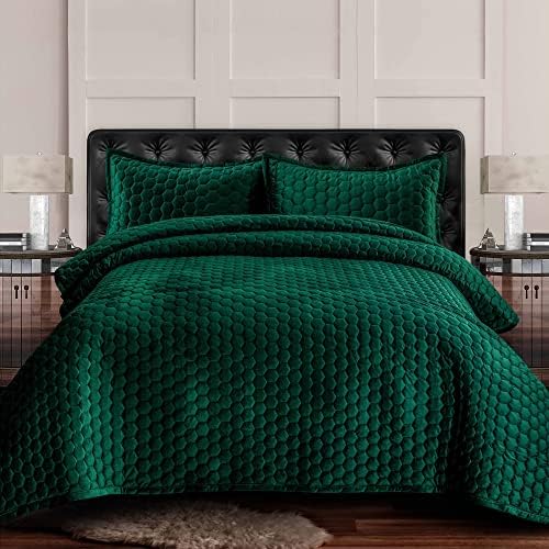 Tribeca Living Velvet King Quilt Set - Three-Piece Honeycomb Stitch Bedding, Super Soft 260GSM Velvet, Oversized Quilt and Two Sham Pillowcases, Emerald Green - Grand Goldman