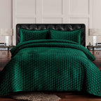 Tribeca Living Velvet King Quilt Set - Three-Piece Honeycomb Stitch Bedding, Super Soft 260GSM Velvet, Oversized Quilt and Two Sham Pillowcases, Emerald Green - Grand Goldman