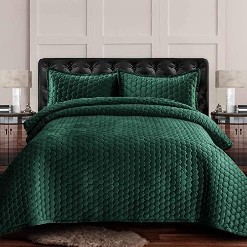 Tribeca Living Velvet King Quilt Set - Three-Piece Honeycomb Stitch Bedding, Super Soft 260GSM Velvet, Oversized Quilt and Two Sham Pillowcases, Emerald Green - Grand Goldman