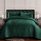 Tribeca Living Velvet King Quilt Set - Three-Piece Honeycomb Stitch Bedding, Super Soft 260GSM Velvet, Oversized Quilt and Two Sham Pillowcases, Emerald Green - Grand Goldman
