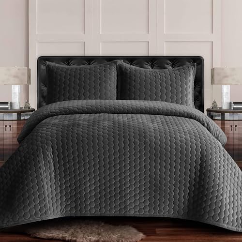 Tribeca Living Velvet King Quilt Set - Three-Piece Honeycomb Stitch Bedding, Super Soft 260GSM Velvet, Oversized Quilt and Two Sham Pillowcases, Emerald Green - Grand Goldman