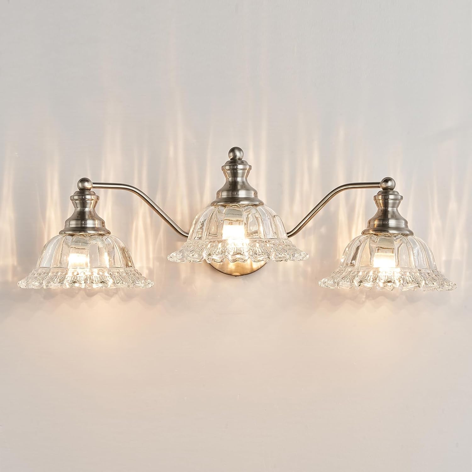 Vintage Bathroom Vanity Light Fixture, 3 Lights Bathroom Lighting Matte Antique Brass Finish with Crystal Glass Shade, Vintage Vanity Light for Bathroom - Grand Goldman