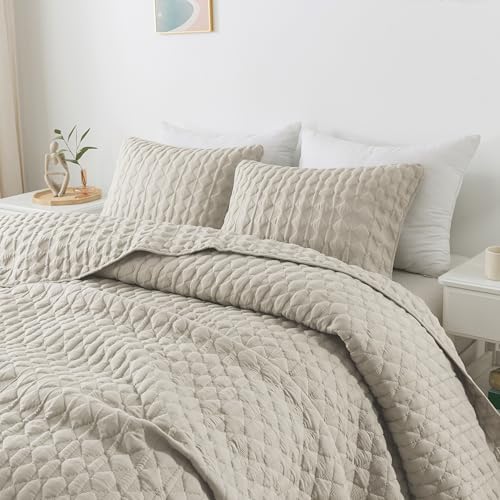 WDCOZY Oversized California Cal King Size Quilt Bedding Sets with Pillow Shams, Beige Tan Cream Lightweight Soft Bedspread Coverlet Bed Cover, All Season Spring Summer, 3 Pieces, 116x106 inches - Grand Goldman