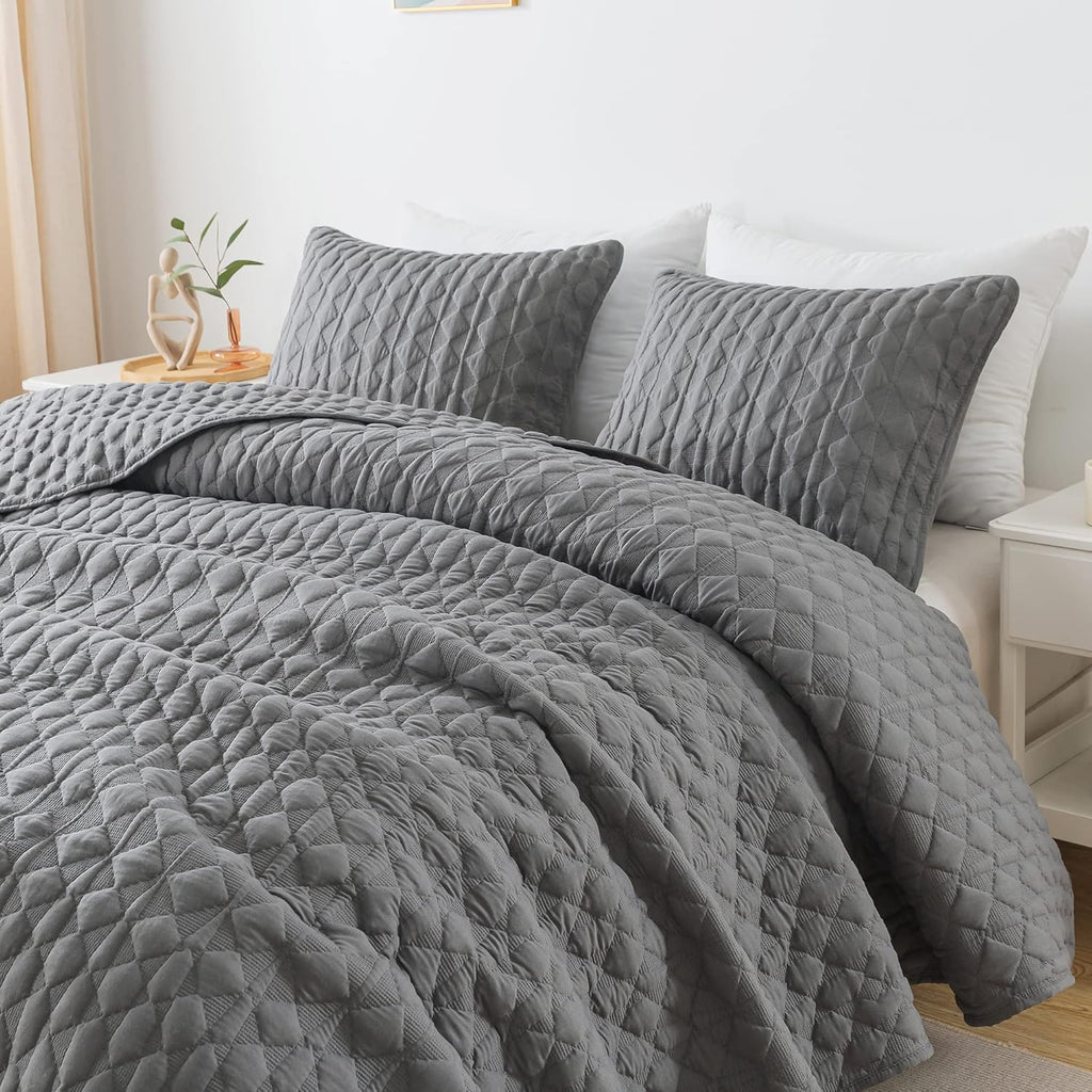 WDCOZY Oversized California Cal King Size Quilt Bedding Sets with Pillow Shams, Beige Tan Cream Lightweight Soft Bedspread Coverlet Bed Cover, All Season Spring Summer, 3 Pieces, 116x106 inches - Grand Goldman