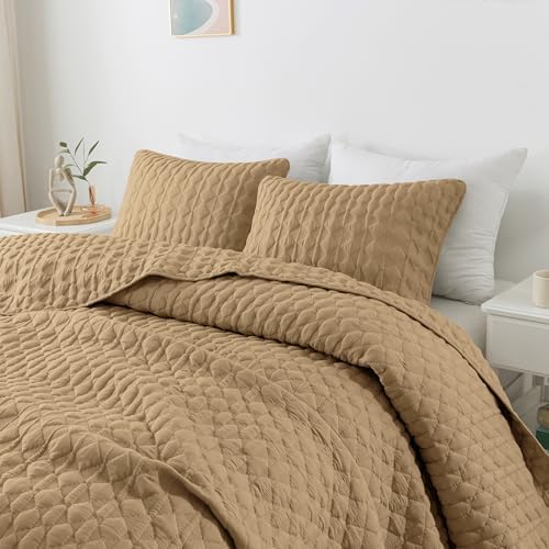 WDCOZY Oversized California Cal King Size Quilt Bedding Sets with Pillow Shams, Beige Tan Cream Lightweight Soft Bedspread Coverlet Bed Cover, All Season Spring Summer, 3 Pieces, 116x106 inches - Grand Goldman