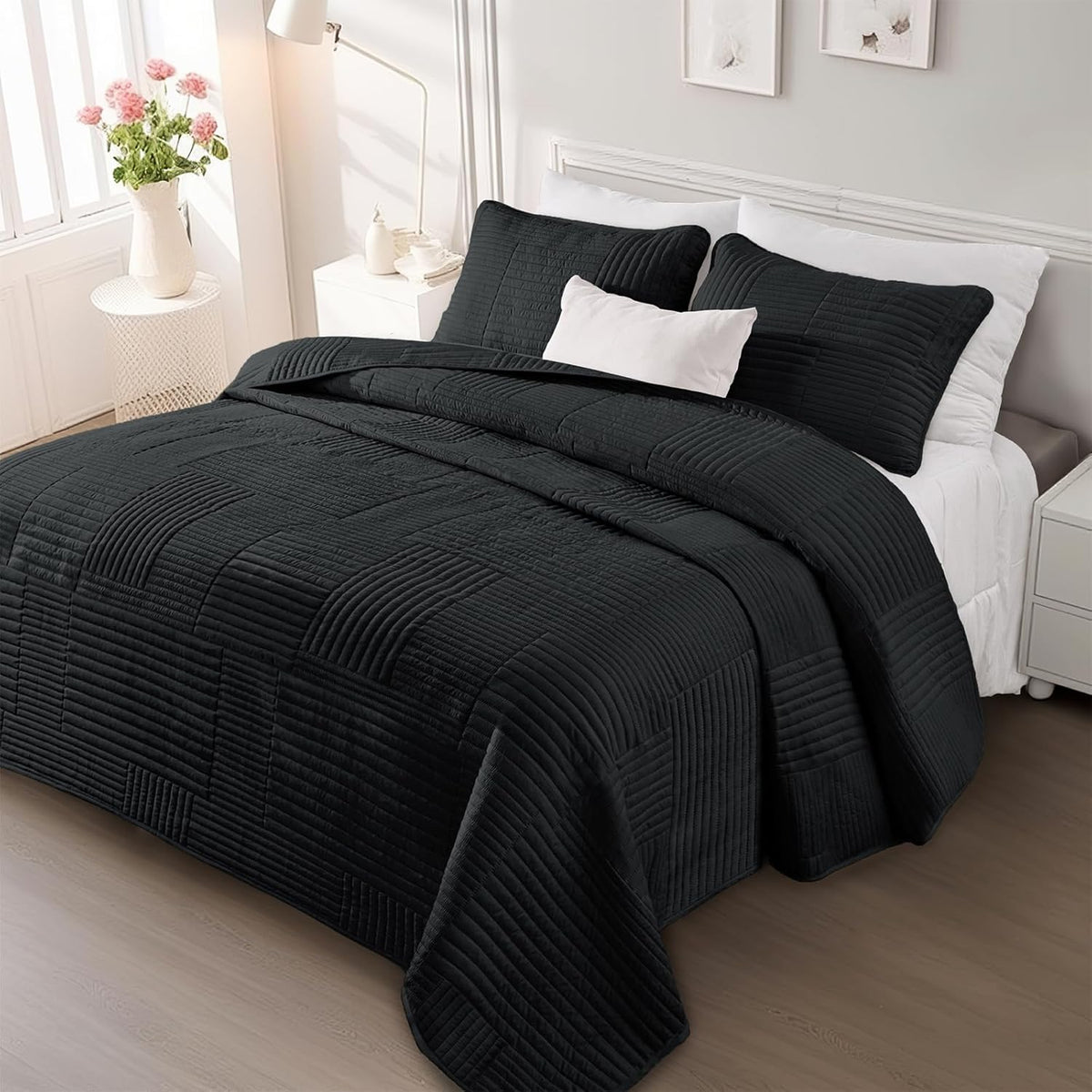 Whale Flotilla Ultra Soft Queen Quilt Bedding Set, Lightweight Fall Red Quilts Bedspreads Full Size, Ultrasonic Geometric Coverlet Bed Cover for All Seasons (1 Quilt, 2 Pillow Shams) - Grand Goldman