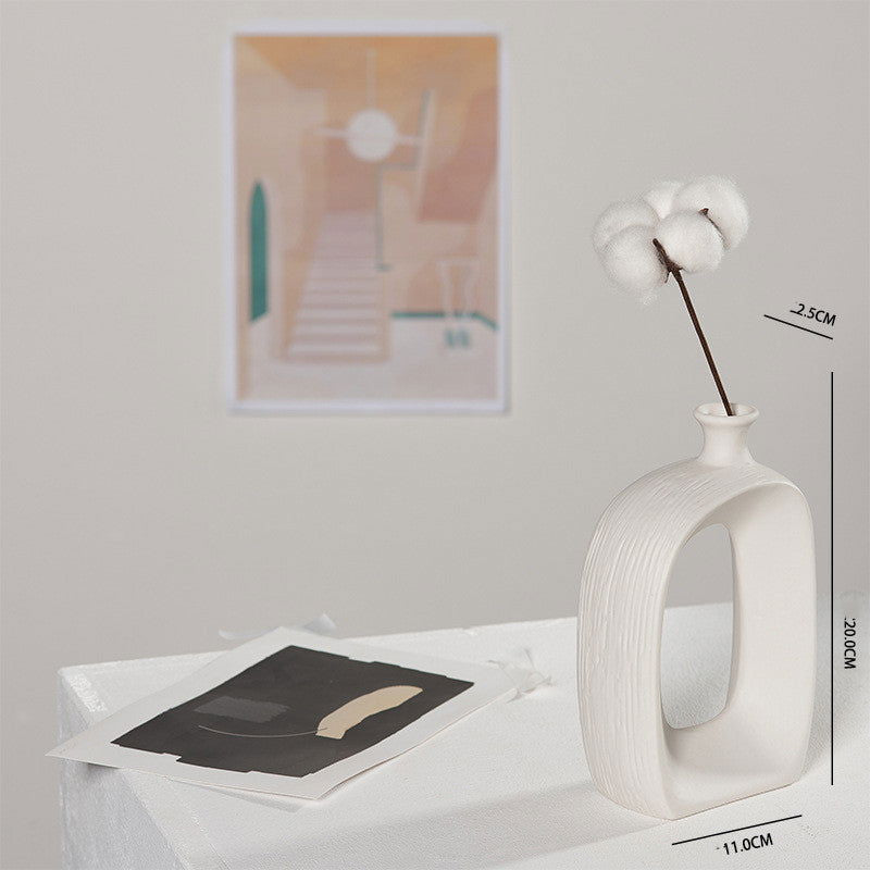 White ceramic vase - Grand Goldman