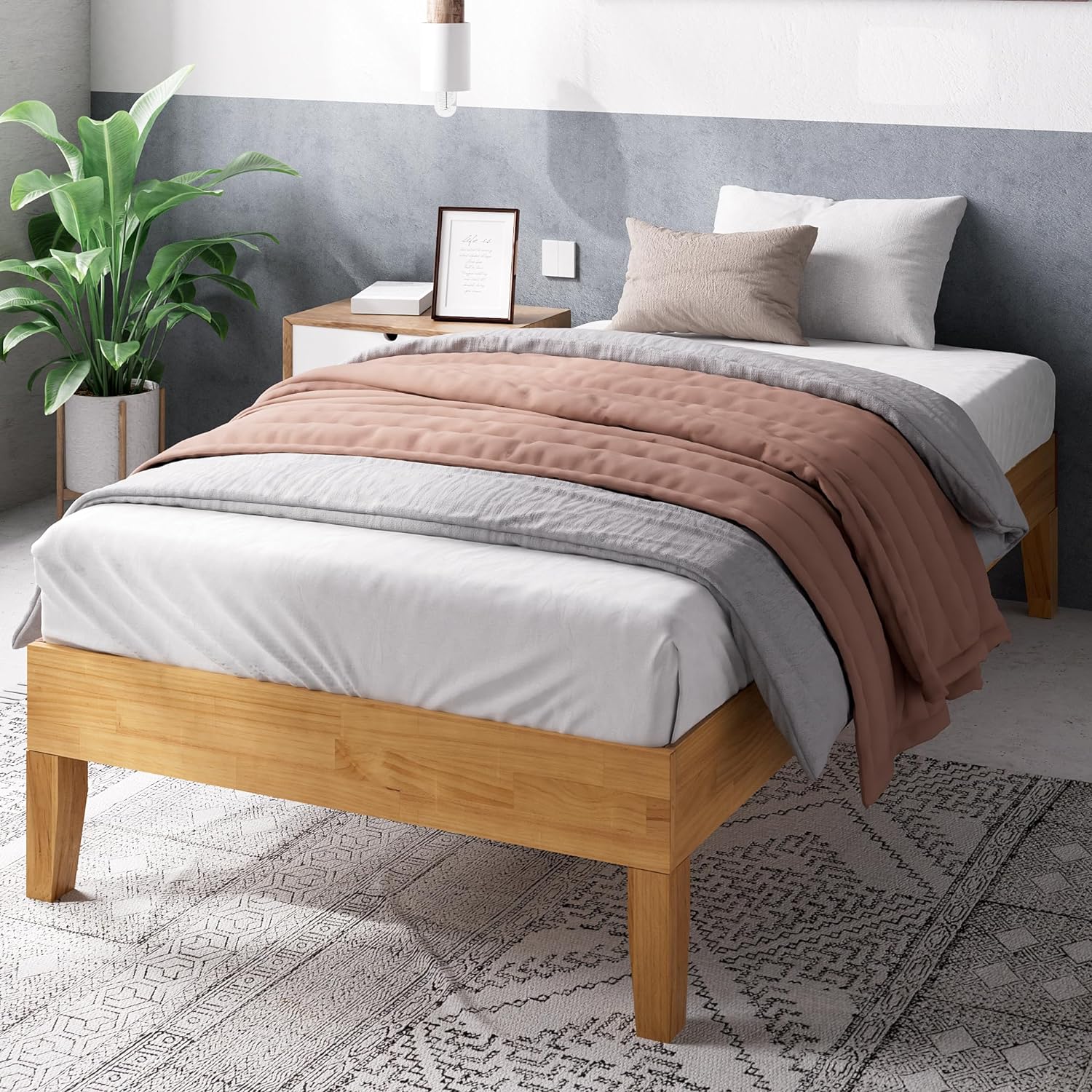 ZINUS Alexis Deluxe Wood Platform Bed Frame, Solid Wood Foundation, No Box Spring Needed, Wood Slat Support, Easy Assembly, Rustic Pine, Queen - Grand Goldman