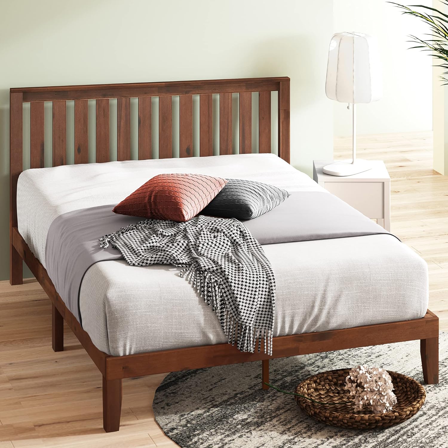 ZINUS Vivek Wood Platform Bed Frame with Headboard, Solid Wood Foundation with Wood Slat Support, No Box Spring Needed, Easy Assembly, Queen - Grand Goldman