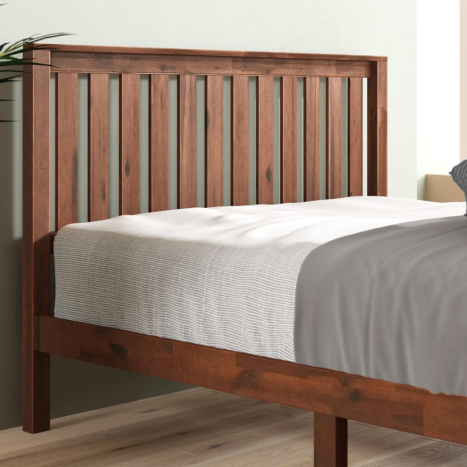 ZINUS Vivek Wood Platform Bed Frame with Headboard, Solid Wood Foundation with Wood Slat Support, No Box Spring Needed, Easy Assembly, Queen - Grand Goldman