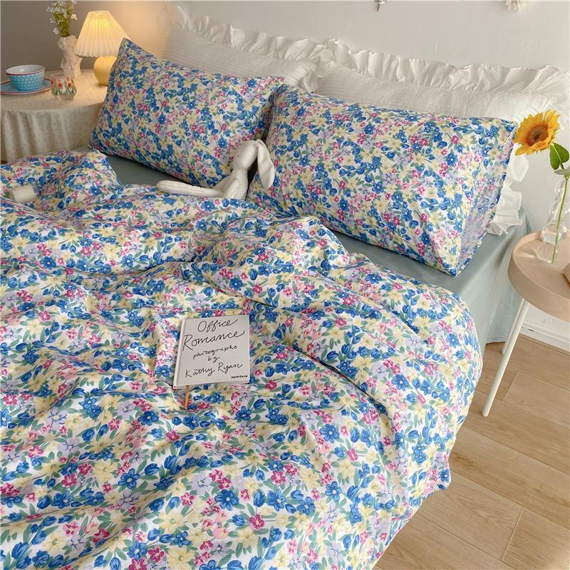 Small Floral Gentle Girl Heart Bedding Set Of Four