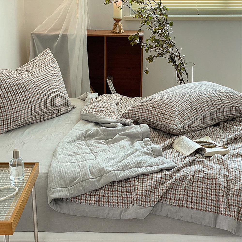 Fresh Plaid Summer Quilt High Quality Double-sided SummerQuilts Queen Bed Quilt Simple Luxury Comforter  Bedding Versatility Lightweight Bedding Sleep Blanket For Bedrooms And Airy Living Area