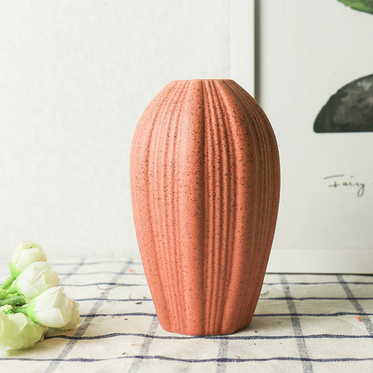 Vase artisanal en céramique pour maison créative