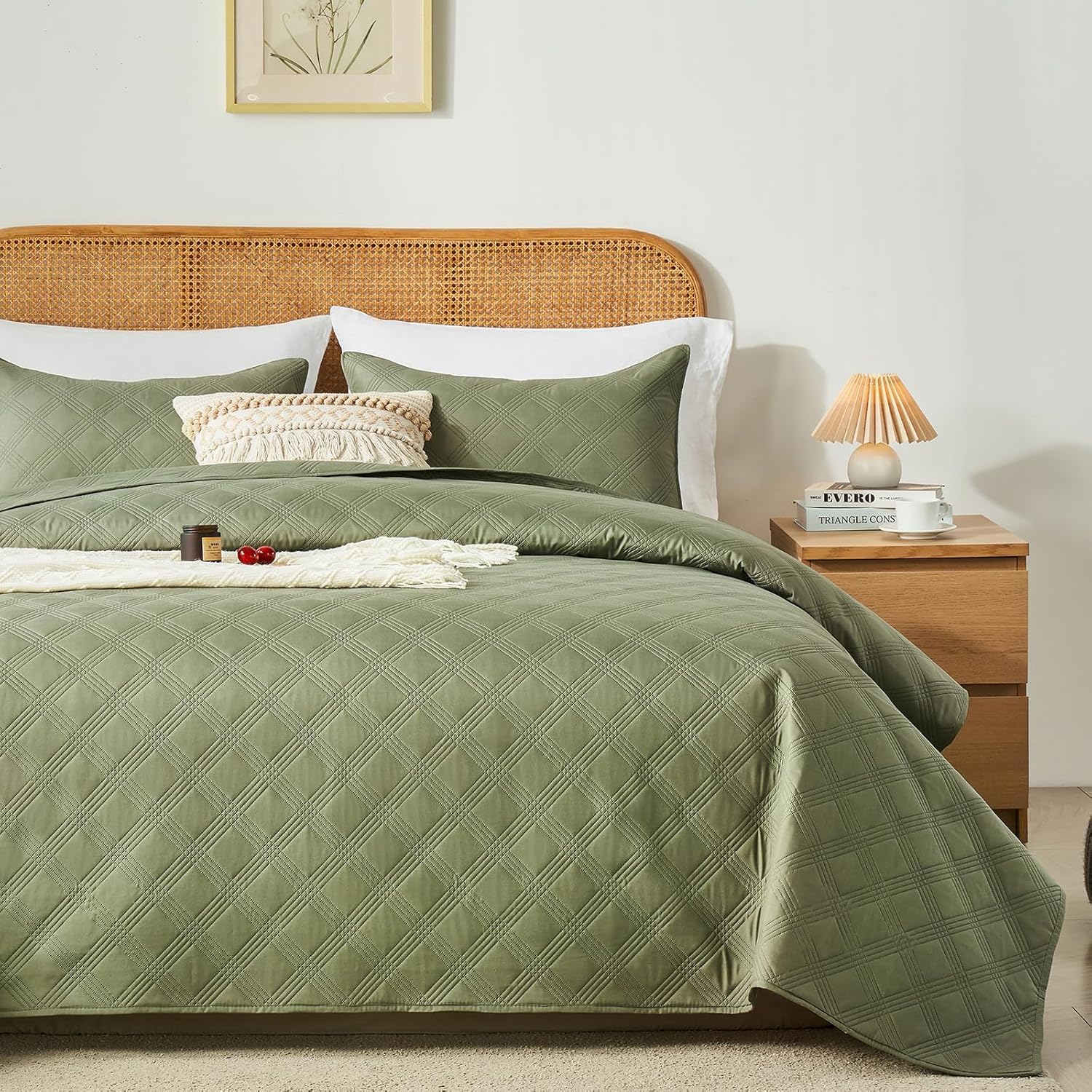 inron Queen Quilt Bedding Set,Soft Ultrasonic Full/Queen Quilt Set, Lightweight Olive Green Bedspread Queen Size,Cozy Geometric Coverlet Set for All Seasons(Includes 1 Quilt and 2 Pillow Shams) - Grand Goldman